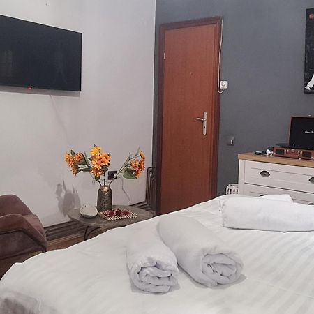 Cozy Studio In Noble House Main Square Cluj-Napoca Eksteriør billede
