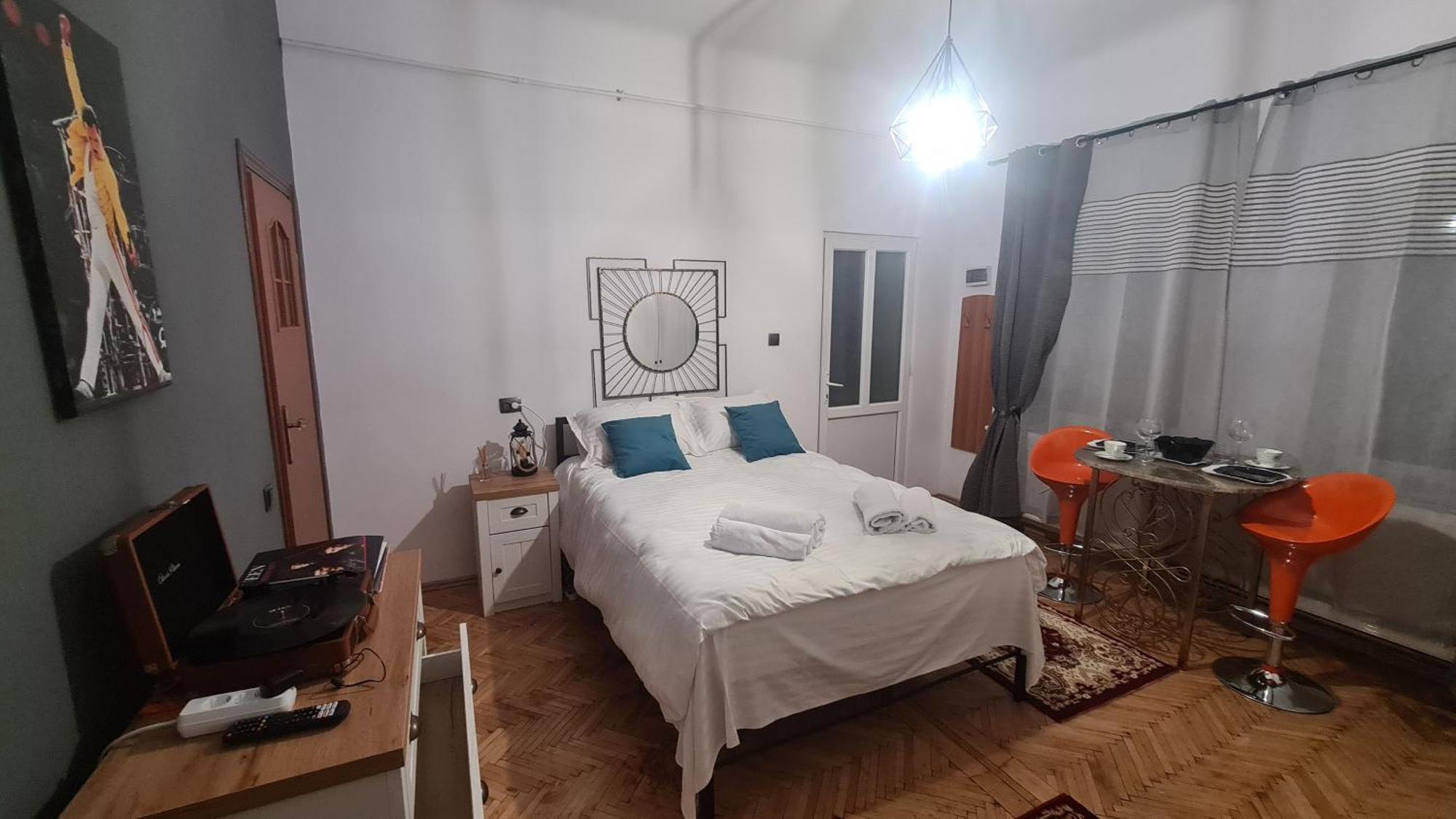 Cozy Studio In Noble House Main Square Cluj-Napoca Eksteriør billede
